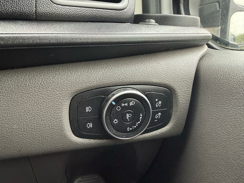 Ford 300 2.0 EcoBlue Leader SWB PANEL VAN L1 -