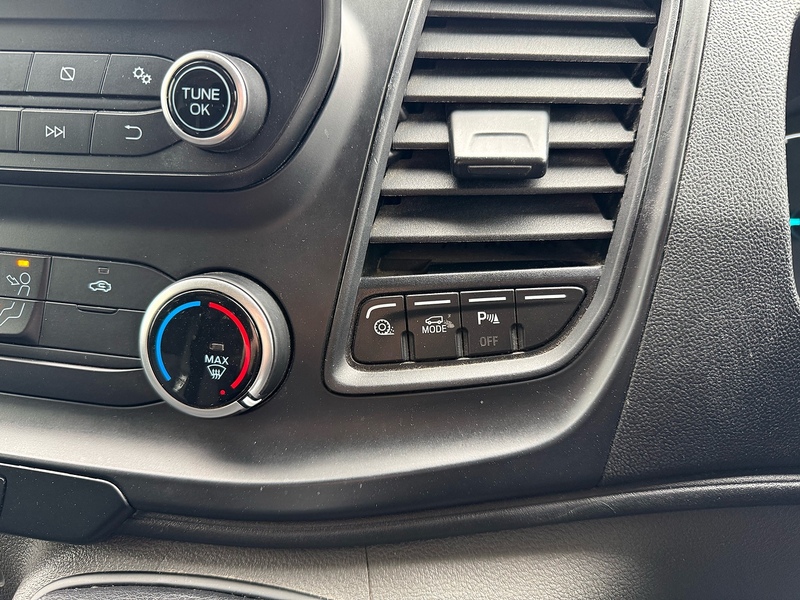 Ford 300 2.0 EcoBlue Leader SWB PANEL VAN L1 -