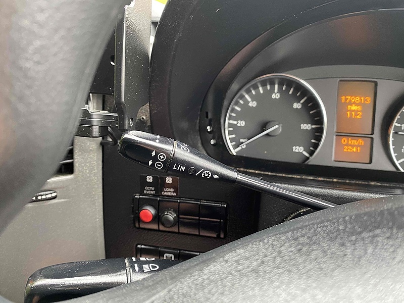 Mercedes-Benz 313 2.1 CDI LWB LUTON VAN TAIL LIFT - YELLOW