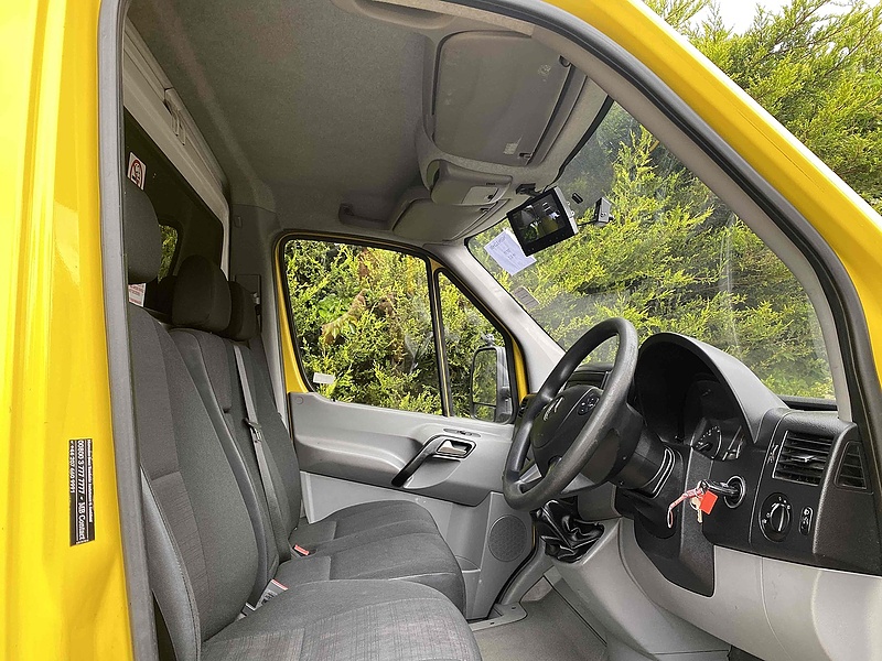 Mercedes-Benz 313 2.1 CDI LWB LUTON VAN TAIL LIFT - YELLOW