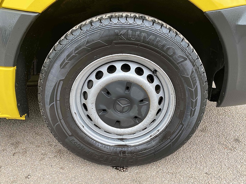 Mercedes-Benz 313 2.1 CDI LWB LUTON VAN TAIL LIFT - YELLOW