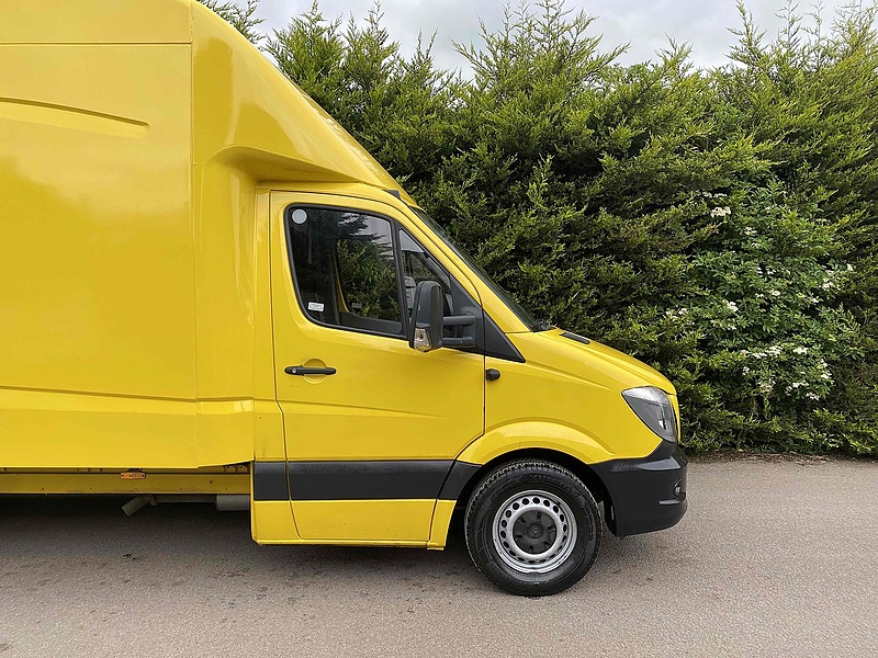 Mercedes-Benz 313 2.1 CDI LWB LUTON VAN TAIL LIFT - YELLOW
