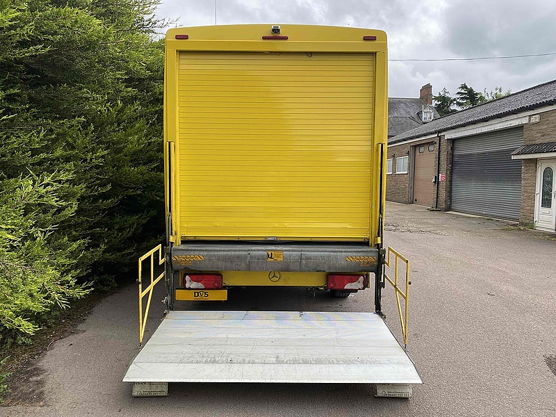 Mercedes-Benz 313 2.1 CDI LWB LUTON VAN TAIL LIFT - YELLOW