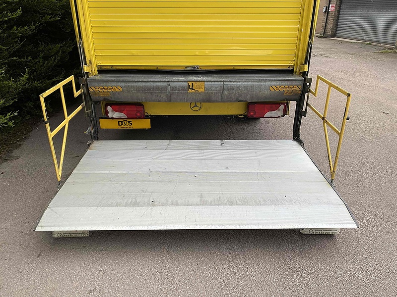 Mercedes-Benz 313 2.1 CDI LWB LUTON VAN TAIL LIFT - YELLOW