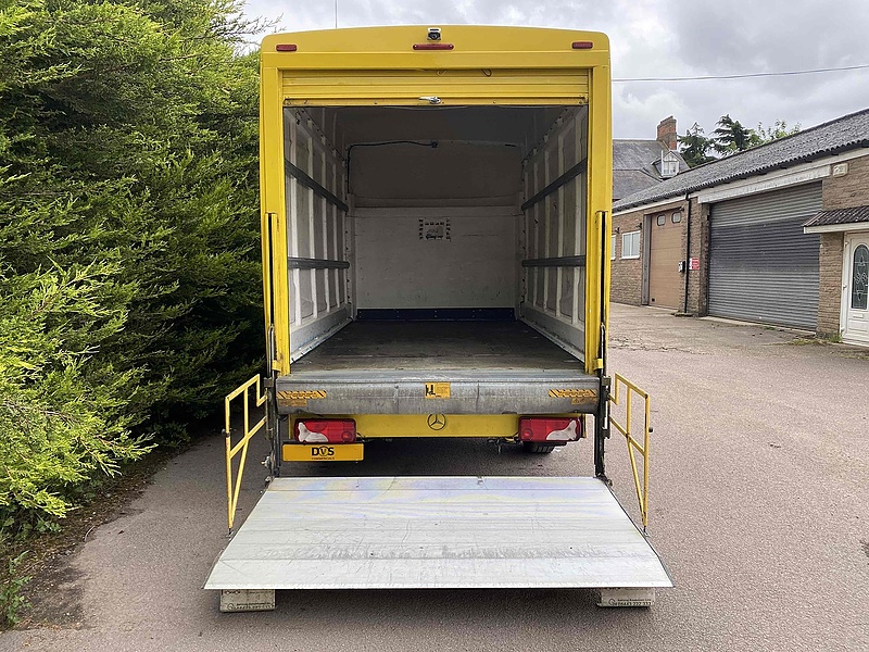 Mercedes-Benz 313 2.1 CDI LWB LUTON VAN TAIL LIFT - YELLOW