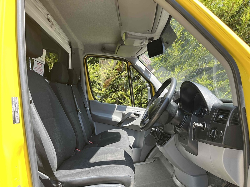 Mercedes-Benz 2.1 313 CDI LWB LUTON VAN TAIL LIFT - YELLOW