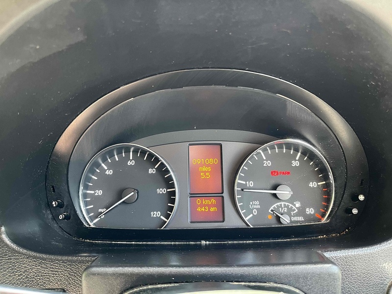 Mercedes-Benz 2.1 313 CDI LWB LUTON VAN TAIL LIFT - YELLOW