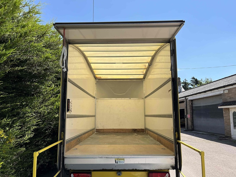 Mercedes-Benz 2.1 313 CDI LWB LUTON VAN TAIL LIFT - YELLOW