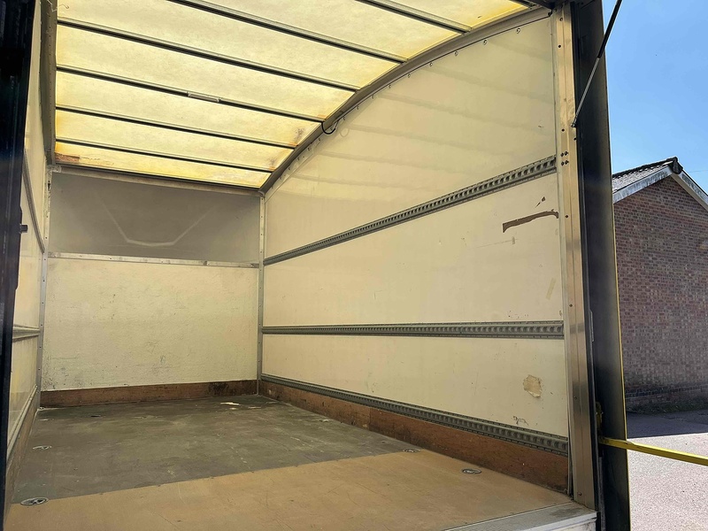 Mercedes-Benz 2.1 313 CDI LWB LUTON VAN TAIL LIFT - YELLOW