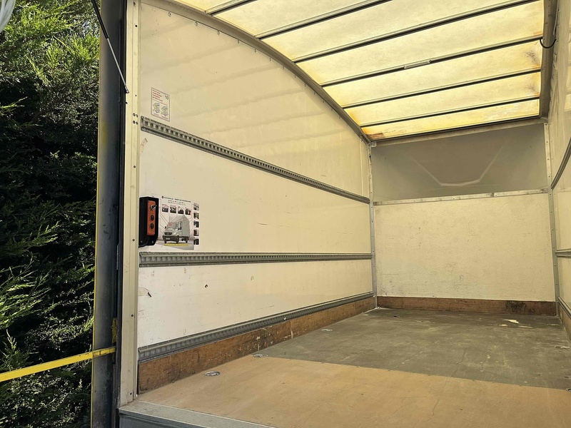 Mercedes-Benz 2.1 313 CDI LWB LUTON VAN TAIL LIFT - YELLOW