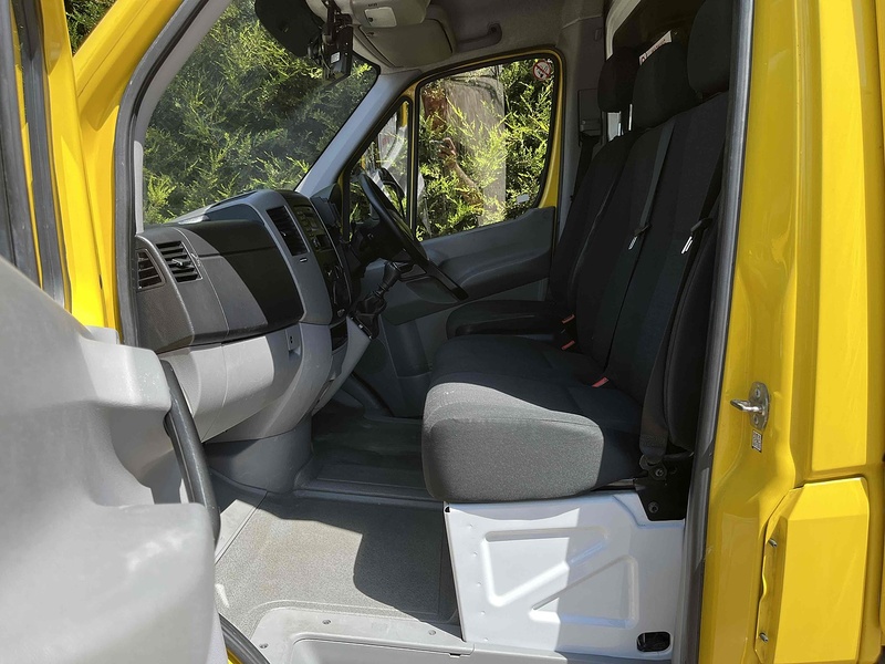 Mercedes-Benz 2.1 313 CDI LWB LUTON VAN TAIL LIFT - YELLOW