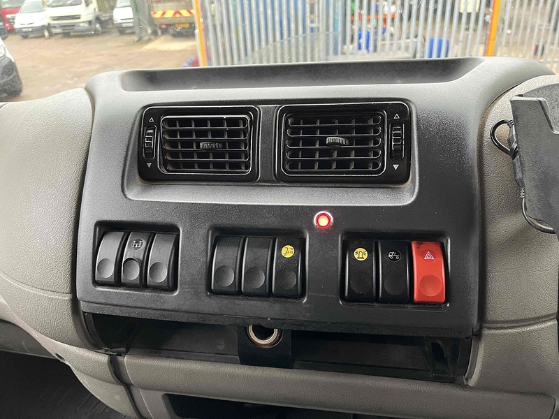 DAF FLATBED 6.7 Dropside Automatic Diesel