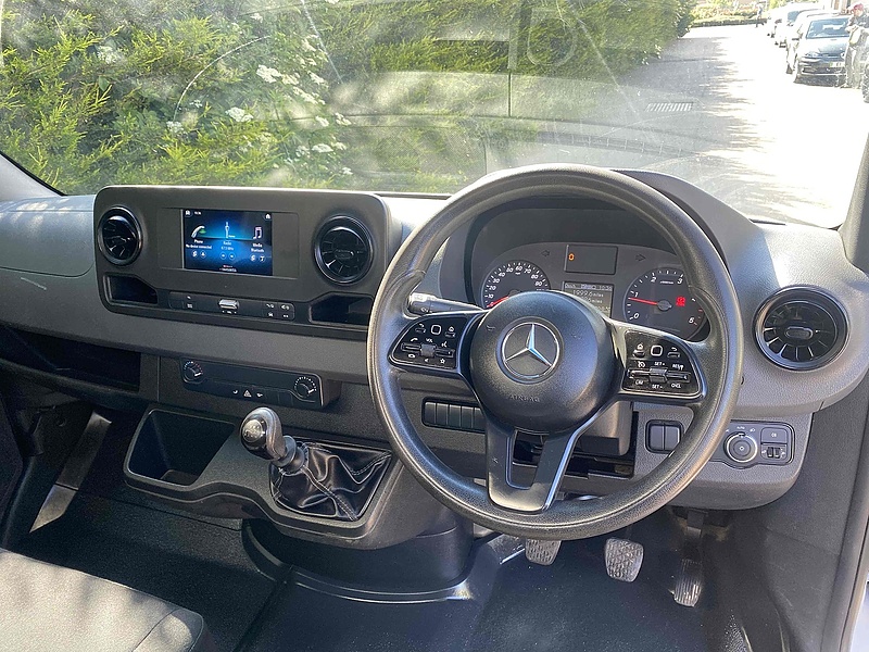 Mercedes-Benz 315 2.0 CDI Progressive LWB DROPSIDE EURO 6 - WHITE