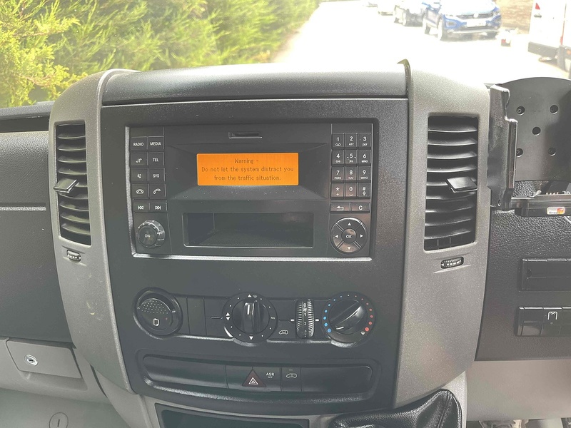 Mercedes-Benz 313 2.1 CDI LWB LUTON VAN TAIL LIFT