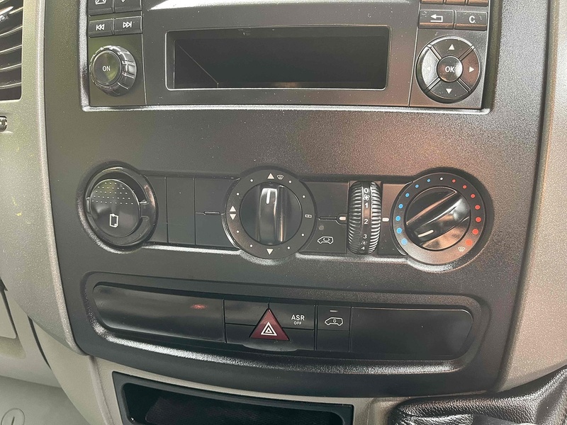 Mercedes-Benz 313 2.1 CDI LWB LUTON VAN TAIL LIFT