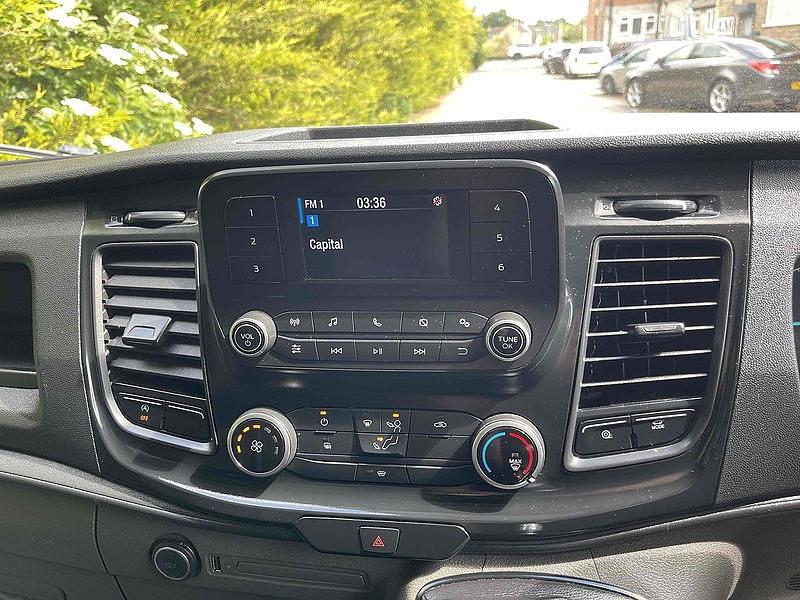 Ford 2.0 350 EcoBlue Leader XLWB L4 LUTON VAN TAIL LIFT - EURO 6 2.0 2dr Luton Van Manual Diesel