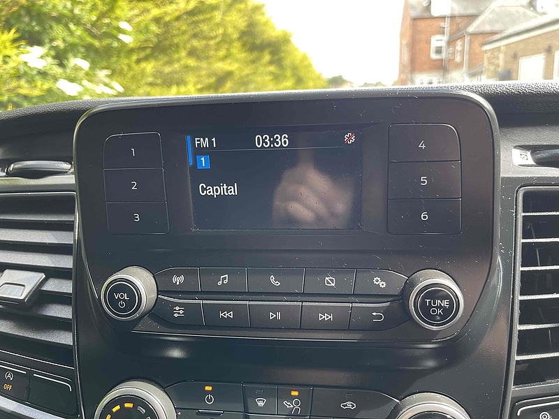 Ford 2.0 350 EcoBlue Leader XLWB L4 LUTON VAN TAIL LIFT - EURO 6 2.0 2dr Luton Van Manual Diesel