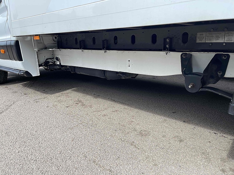 Ford 2.0 350 EcoBlue Leader XLWB L4 LUTON VAN TAIL LIFT - EURO 6 2.0 2dr Luton Van Manual Diesel