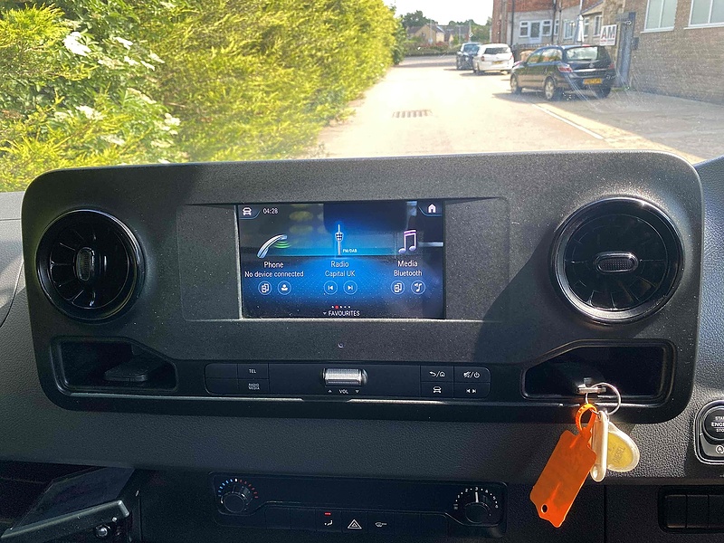 Mercedes-Benz 315 2.0 CDI Progressive LWB DROPSIDE - EURO 6