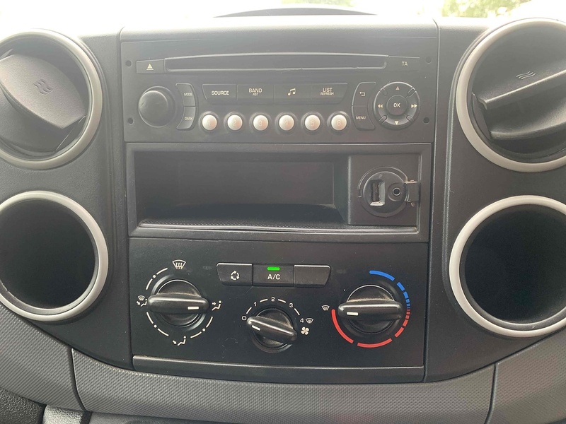 Citroen HDi 850 Enterprise 1.6L SWB PANEL VAN - SILVER NO VAT