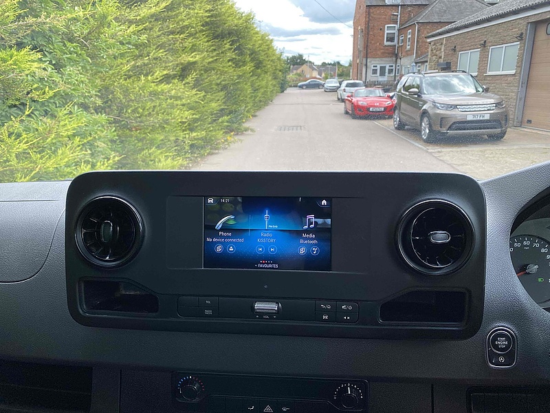 Mercedes-Benz 2.0 315 CDI Progressive LWB DROPSIDE WHITE