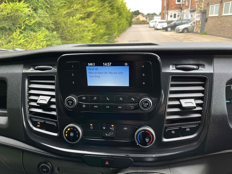 Ford 2.0 350 EcoBlue Leader MWB DOUBLE CAB TIPPER - 7 SEATS