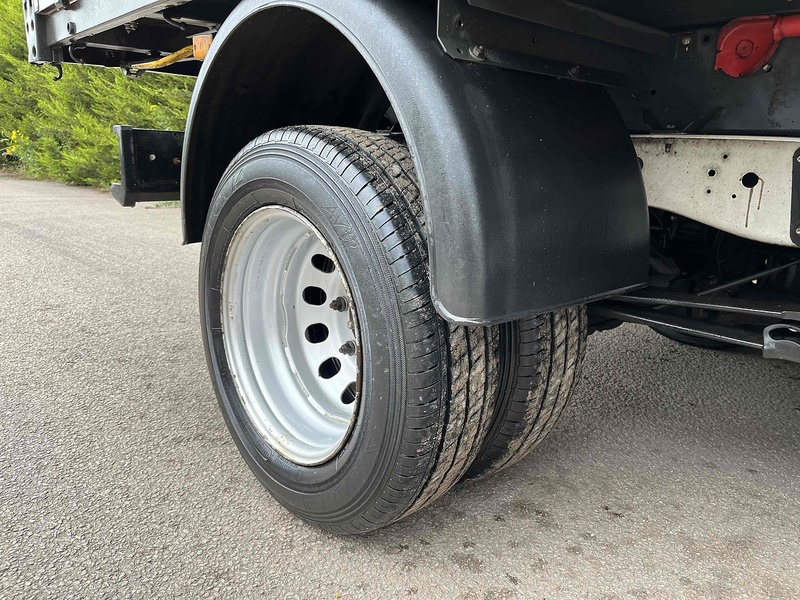 Ford 2.0 350 EcoBlue Leader MWB DOUBLE CAB TIPPER - 7 SEATS