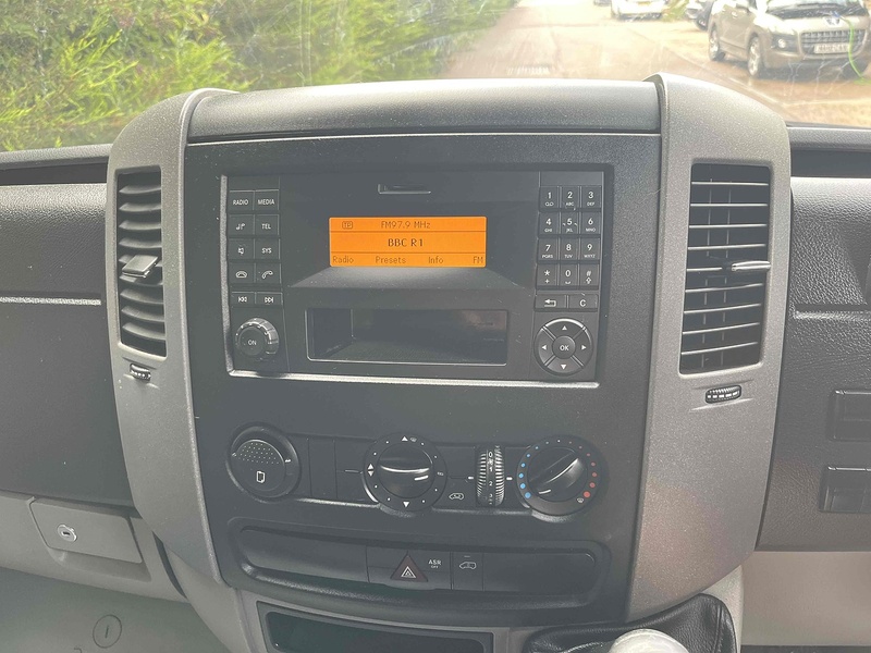 Mercedes-Benz 2.1 314 CDI LWB LUTON VAN TAIL LIFT - EURO 6