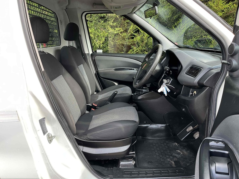 Fiat 1.3 MultiJetII SWB DROPSIDE - WHITE