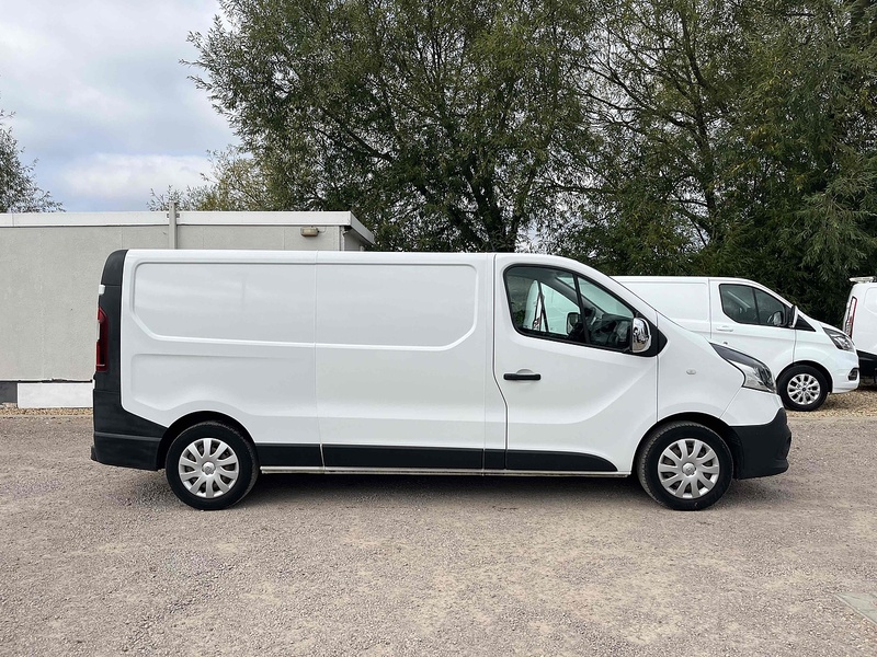 Renault 1.6 dCi 29 Business LWB PANEL VAN WHITE - 3 SEATS