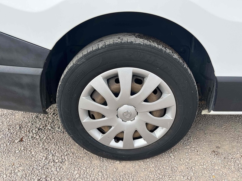 Renault 1.6 dCi 29 Business LWB PANEL VAN WHITE - 3 SEATS