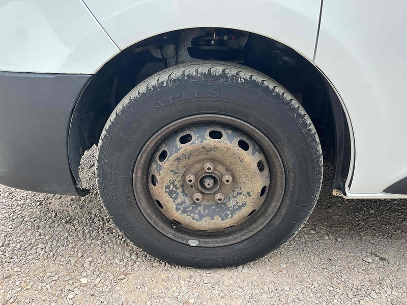 Renault 1.6 dCi 29 Business LWB PANEL VAN WHITE - 3 SEATS