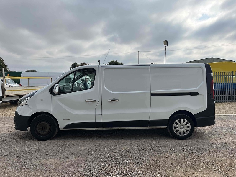 Renault 1.6 dCi 29 Business LWB PANEL VAN WHITE - 3 SEATS