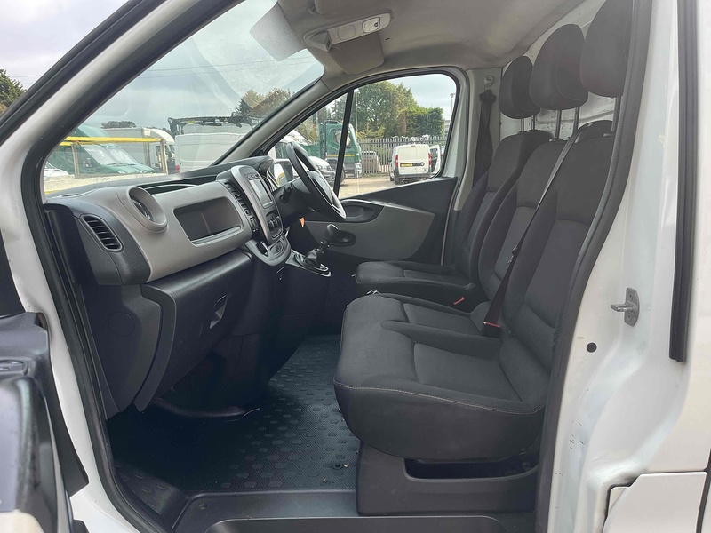 Renault 1.6 dCi 29 Business LWB PANEL VAN WHITE - 3 SEATS