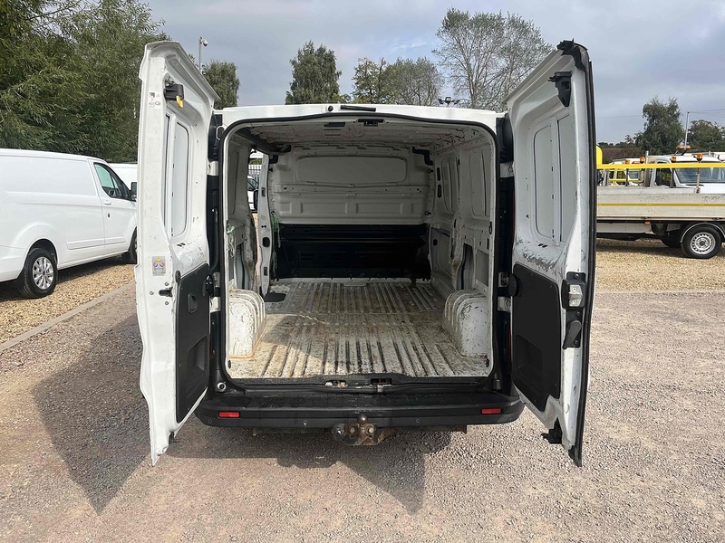 Renault 1.6 dCi 29 Business LWB PANEL VAN WHITE - 3 SEATS