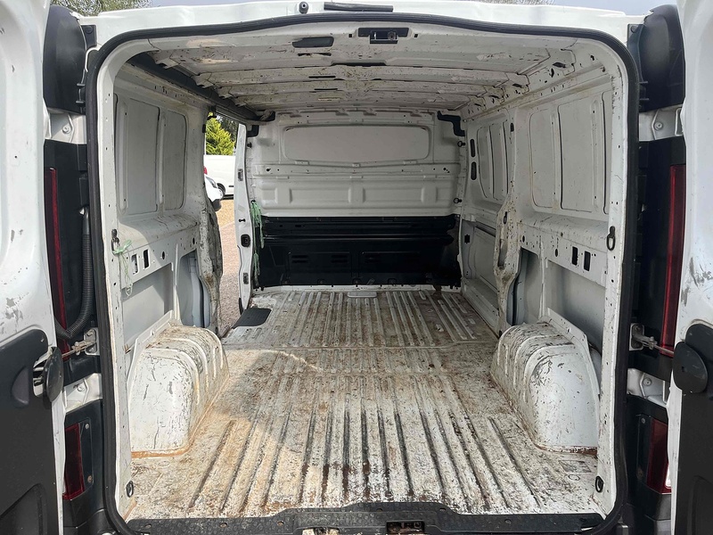 Renault 1.6 dCi 29 Business LWB PANEL VAN WHITE - 3 SEATS