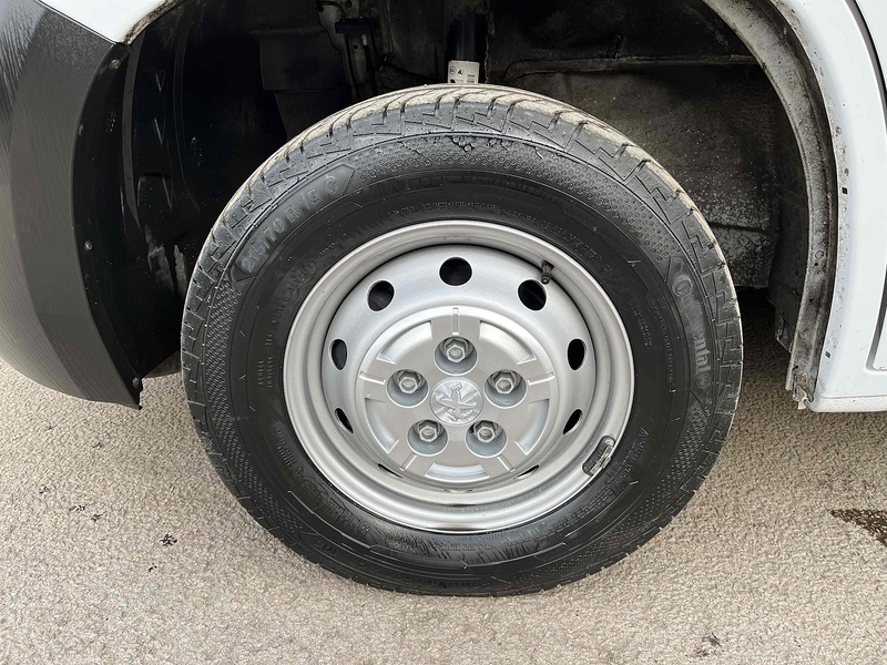 Peugeot 2.2 BlueHDi 335 Professional Premium + LWB PANEL VAN - EURO 6