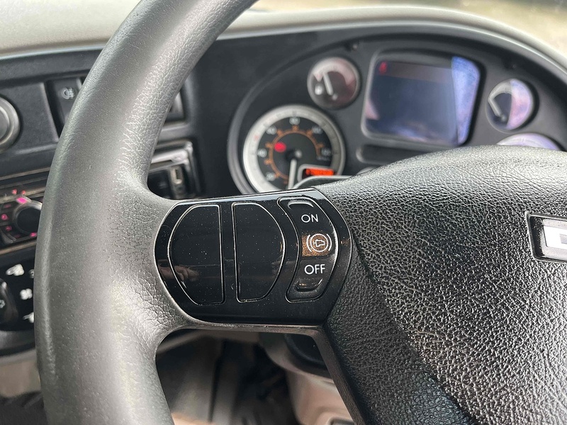 DAF 6.7l 18 TON DROPSIDE WITH ATLAS CRANE BLOCK GRAB - MANUAL