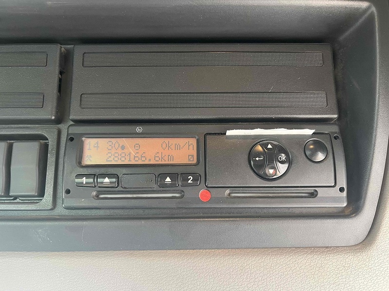 DAF 6.7l 18 TON DROPSIDE WITH ATLAS CRANE BLOCK GRAB - MANUAL