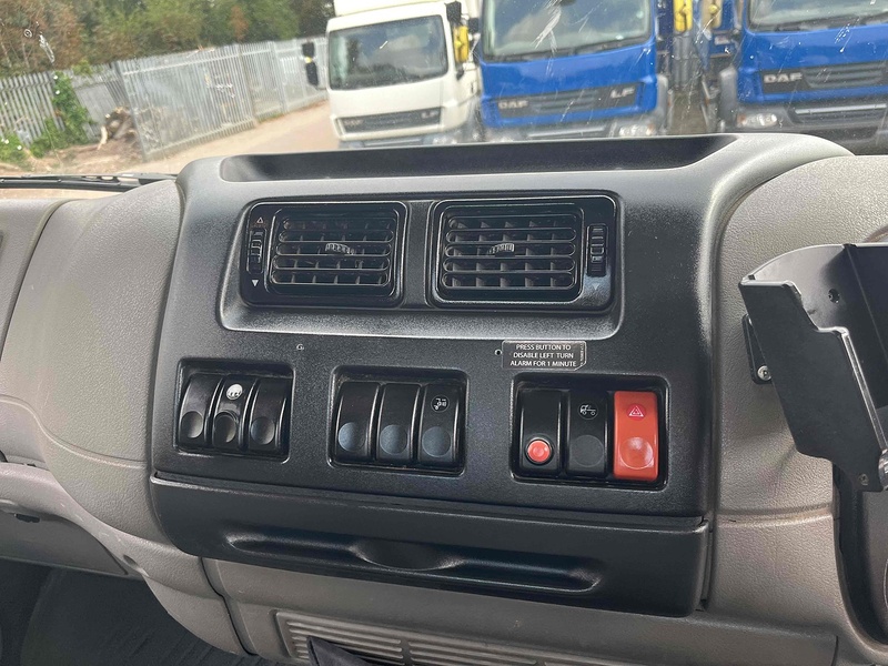 DAF 6.7l 18 TON DROPSIDE WITH ATLAS CRANE BLOCK GRAB - MANUAL