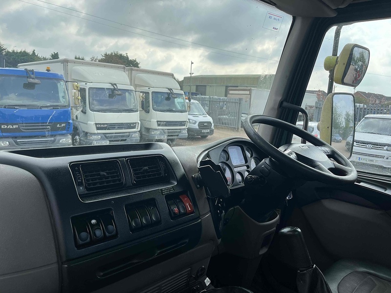 DAF 6.7l 18 TON DROPSIDE WITH ATLAS CRANE BLOCK GRAB - MANUAL