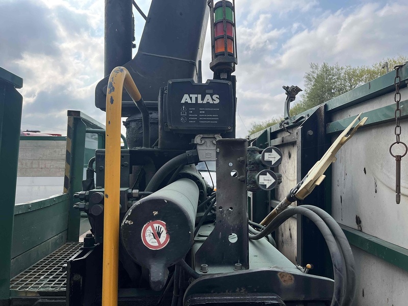 DAF 6.7l 18 TON DROPSIDE WITH ATLAS CRANE BLOCK GRAB - MANUAL