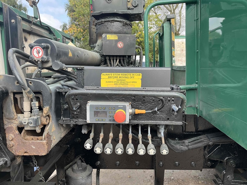 DAF 6.7l 18 TON DROPSIDE WITH ATLAS CRANE BLOCK GRAB - MANUAL