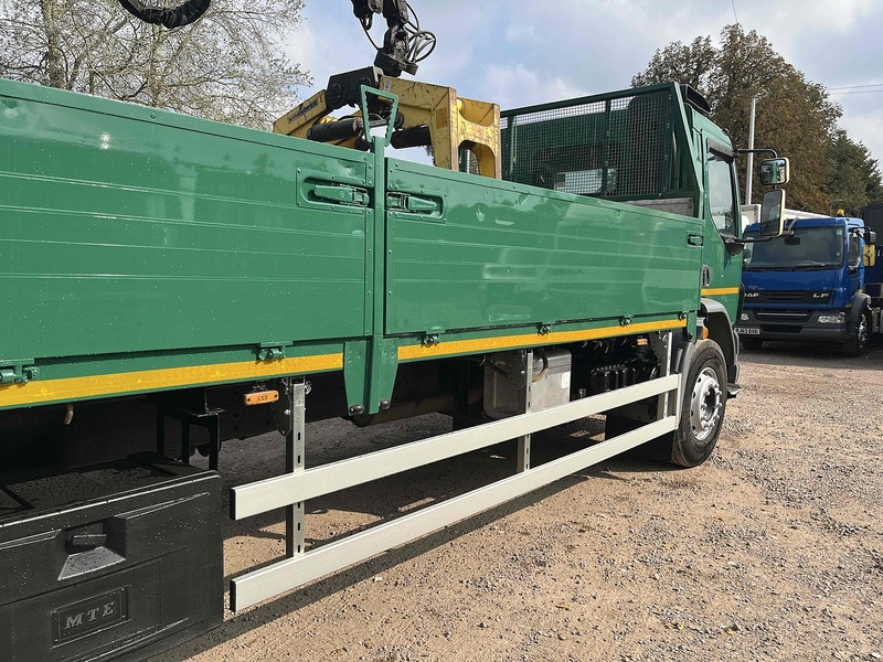 DAF 6.7l 18 TON DROPSIDE WITH ATLAS CRANE BLOCK GRAB - MANUAL
