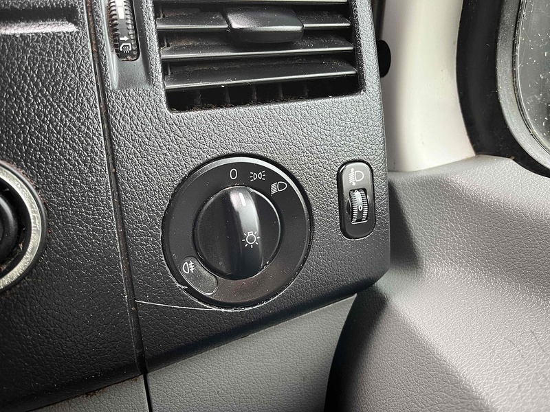 Volkswagen 2.0 TDI BlueMotion Tech CR35 LWB PANEL VAN - WHITE