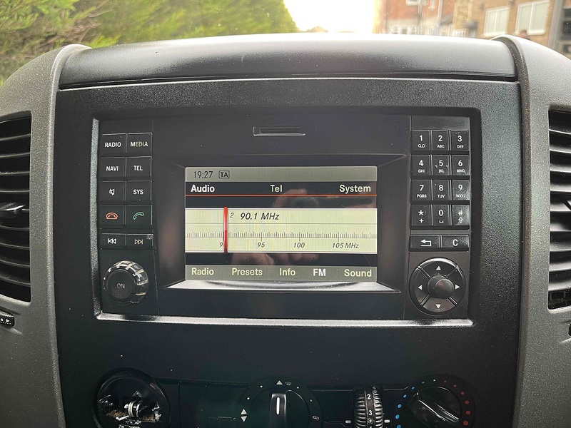 Volkswagen 2.0 TDI BlueMotion Tech CR35 LWB PANEL VAN - WHITE