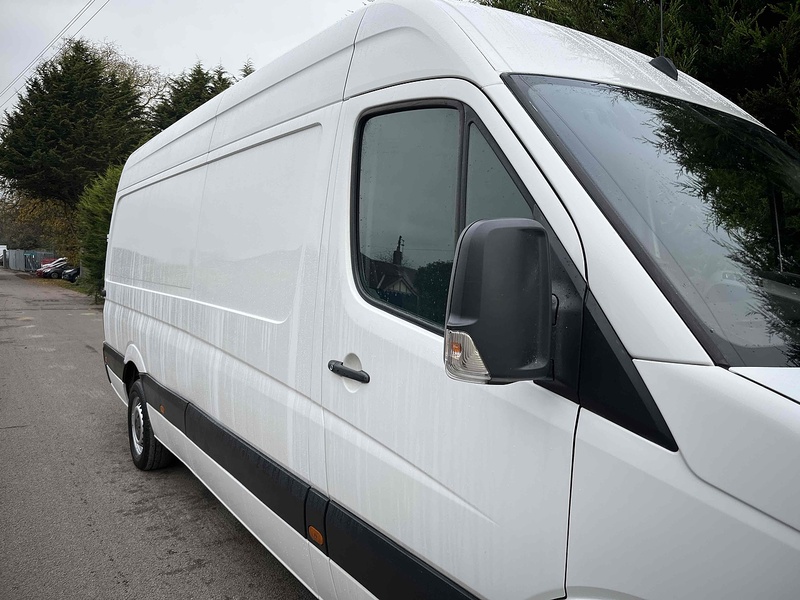 Volkswagen 2.0 TDI BlueMotion Tech CR35 LWB PANEL VAN - WHITE