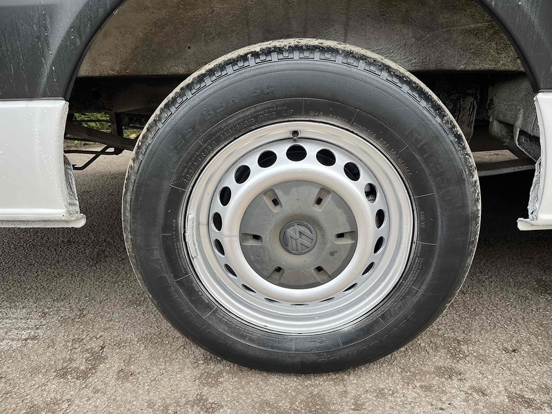 Volkswagen 2.0 TDI BlueMotion Tech CR35 LWB PANEL VAN - WHITE