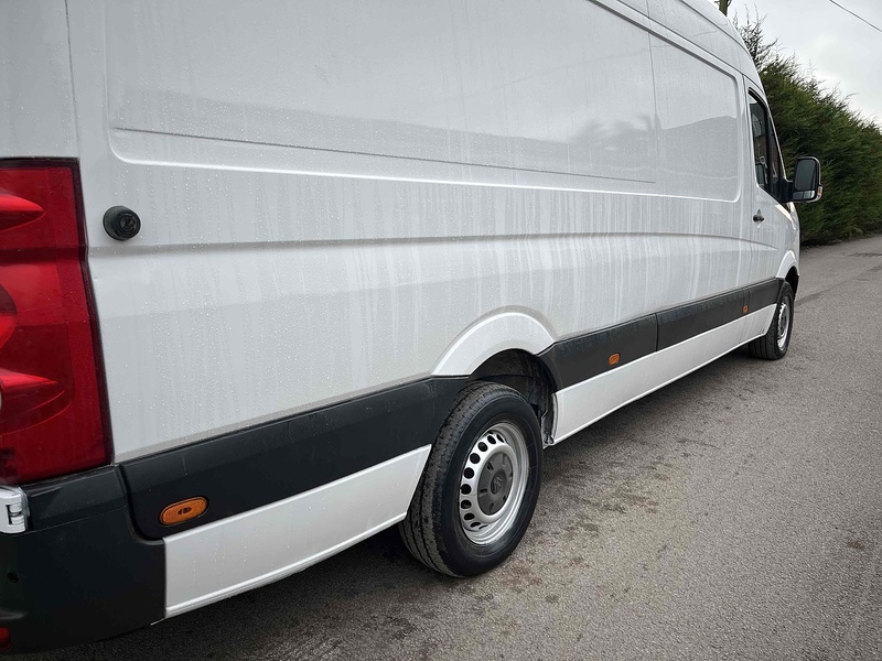 Volkswagen 2.0 TDI BlueMotion Tech CR35 LWB PANEL VAN - WHITE