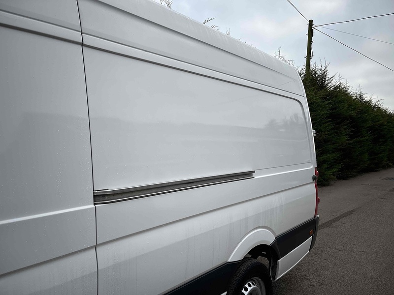 Volkswagen 2.0 TDI BlueMotion Tech CR35 LWB PANEL VAN - WHITE